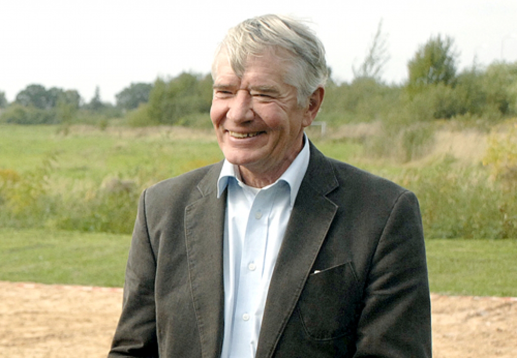 Pašlaik Mežotnes pagasta pārvaldnieka pienākumus veic Ceraukstes pagasta pārvaldes vadītājs Viesturs Janševskis. 
Autors: no «Bauskas Dzīves» arhīva