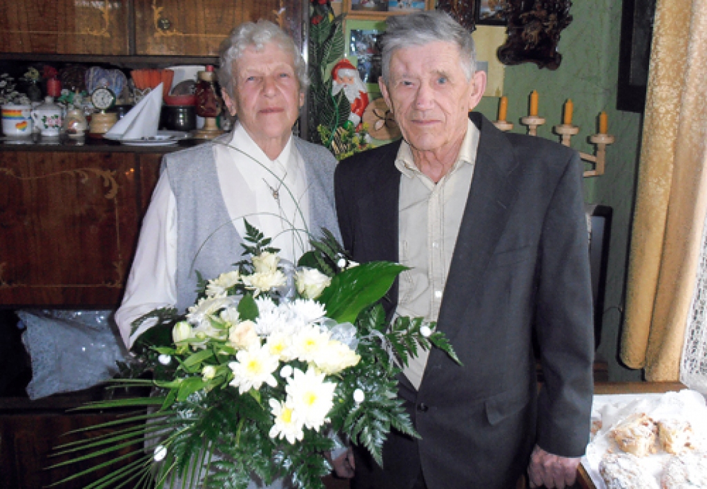 Baušķeniekiem Veltai un Artūram Vanagiem 31. martā apritēja laulību 50. jubileja. 
Autors: Inga Muižniece
