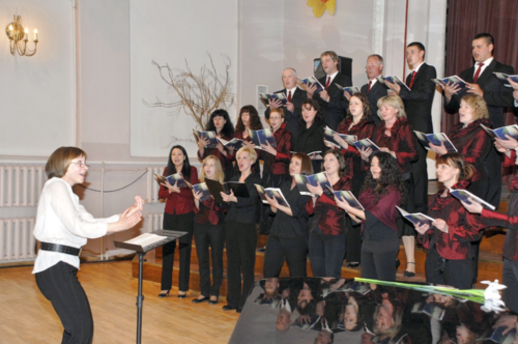 Bauskas novada koris «Mežotne». Diriģente Mārīte Jonkus.