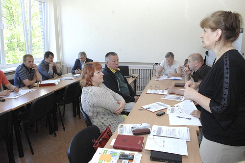 Ar diskusijā dzirdēto apmierināta tās rīkotāja Rundāles novada domes attīstības nodaļas speciāliste Ludmila Knoka (no labās).
Autors: Ivars Bogdanovs