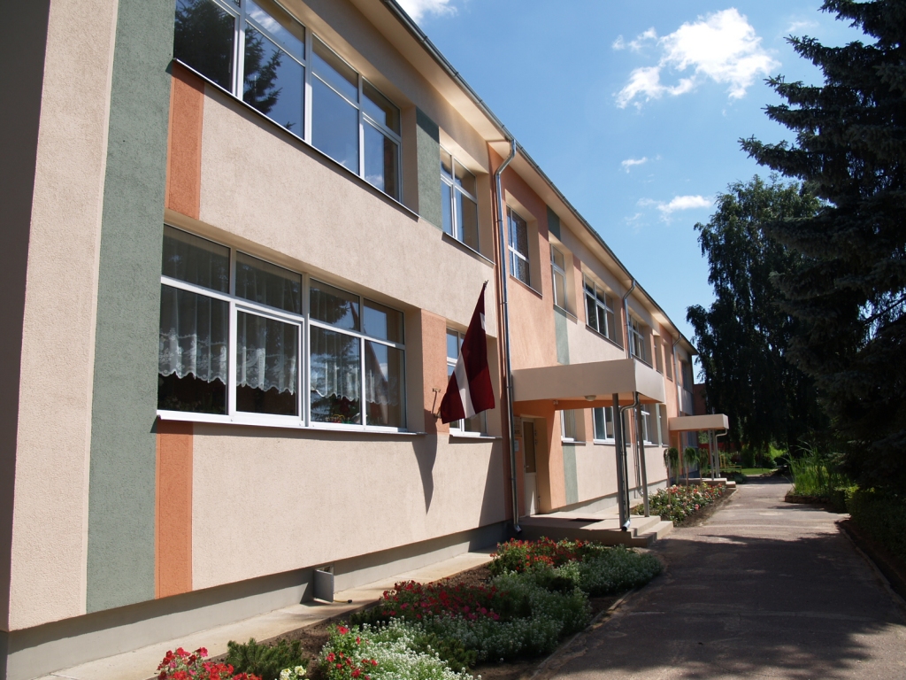 «Cālīša» ēka ir renovēta, bet teritorija un piekļuves ceļi vēl jāsakārto.
Autors: No «Bauskas Dzīves» arhīva.