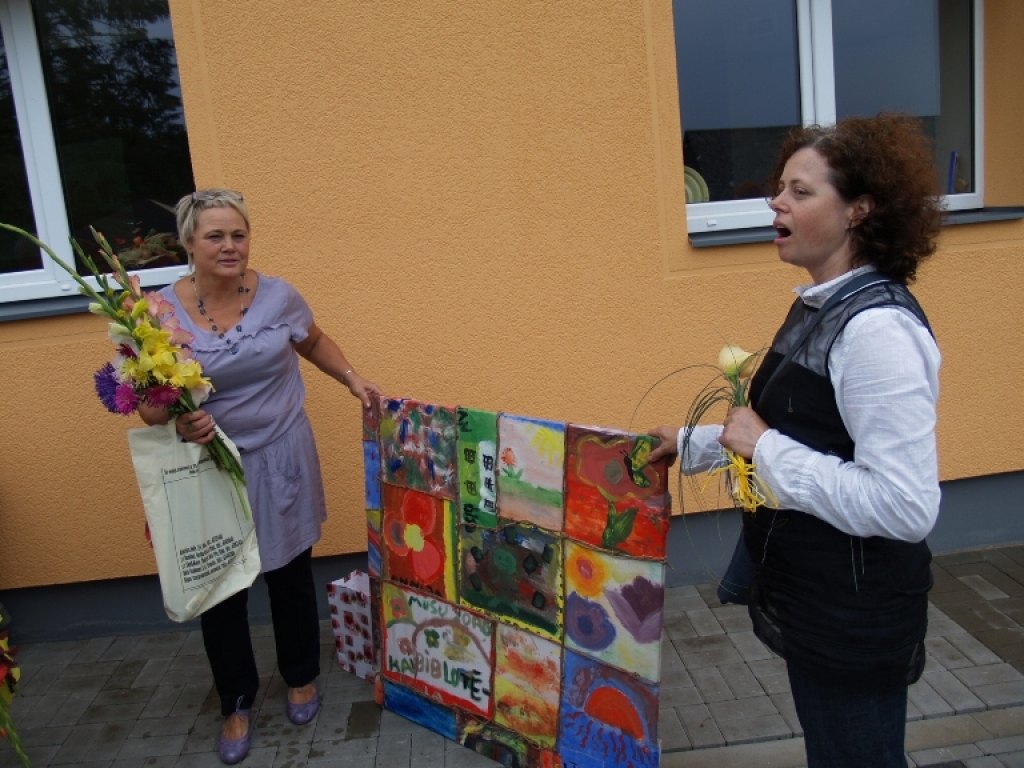 Galvenais apskatāmais jaunums Iecavas novadā kaimiņvalsts kolēģēm būs jaunā Zorģu bibliotēka. Bibliotēku izrādīs bibliotekāre Aina Ezergaile ( no kreisās).
Autors: bauskasbiblioteka.lv
