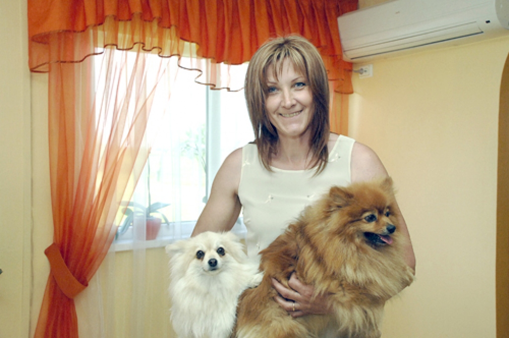 «Namejos» visai drīz saimniekot paliks tikai Sandra Lazda ar suņiem Anaheimu un Leksu.