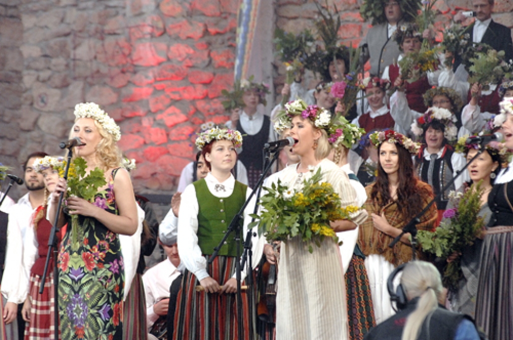 Klausītājus un skatītājus priecē dziedātājas Anmary un Liene Šomase.
Autors: Ivars Bogdanovs