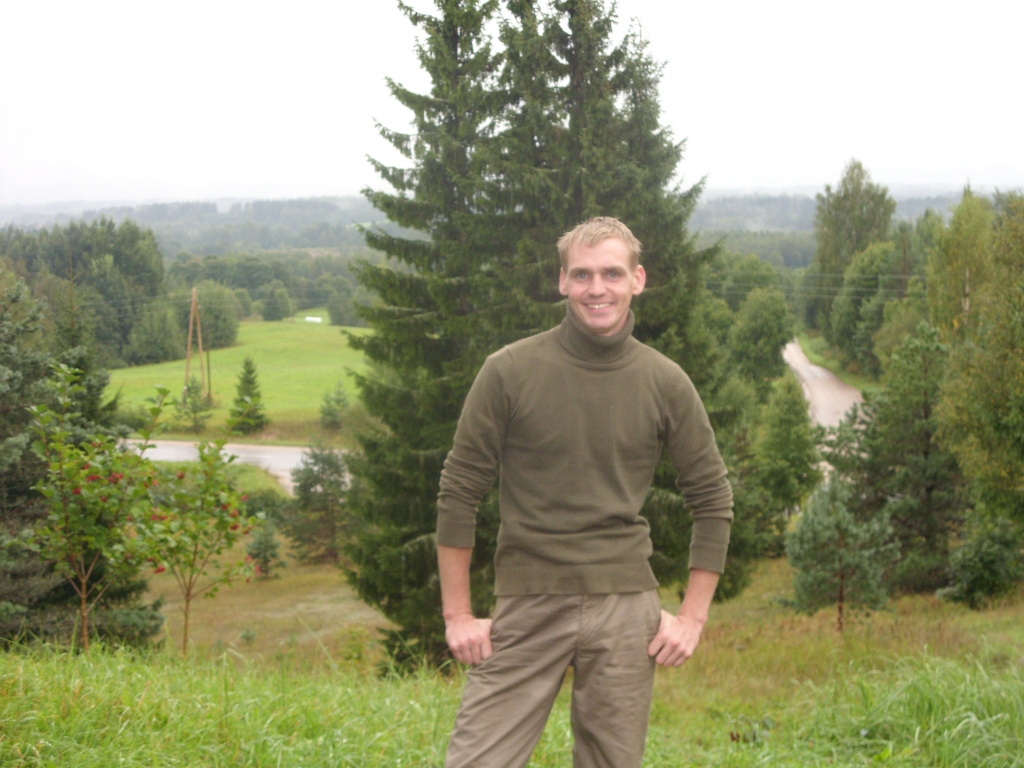 27 gadus vecais Oskars Dombrovskis no Vecumniekiem sievas meklēšanā iesaistījis telekompāniju TV3. Visām precēties gribošām meitām iespēja iepazīties ar šo puisi būs 11. jūnija vakarā šovā «Saimnieks meklē sievu».
Autors: No albuma.