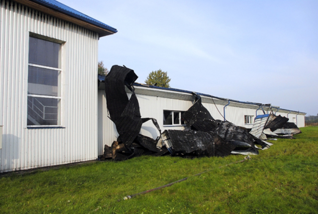 2010. gada 25. septembrī ražotnē plosījās ugunsgrēks, pilnībā iznīcinot ēkas jumtu.
Autors: no «Bauskas Dzīves» arhīva