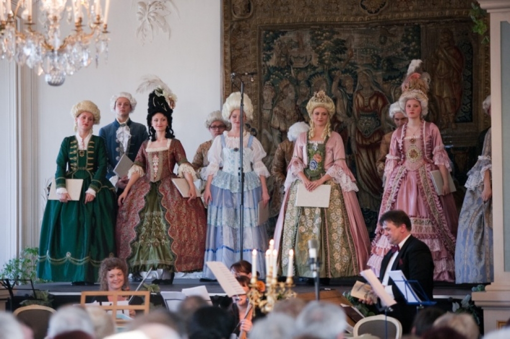 Viens no iepriekšējo gadu senās mūzikas koncertiem Rundāles pilī.
Autors: no   www.latvijaskoncerti.lv  