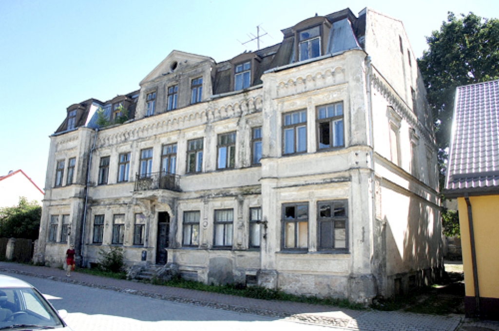 Nams Rūpniecības ielā 14 Bauskā ir viens no pirmajiem, par kuru SIA «Arhitektoniskās izpētes grupa» speciālistes izveidojušas pilnu faktu un datu anketu. 