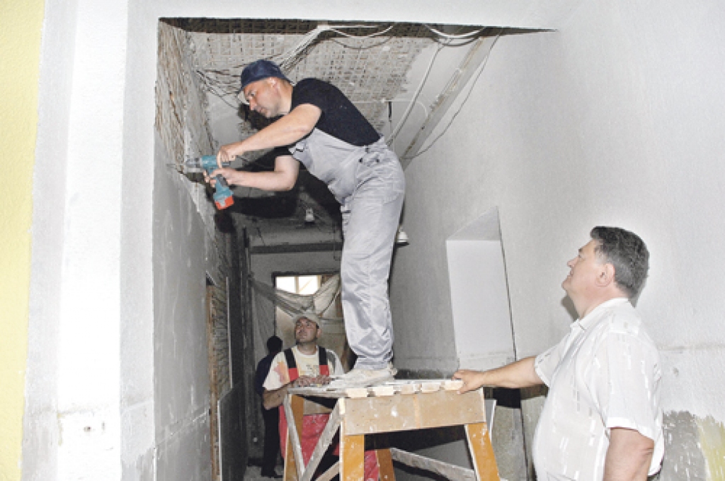 Jūnijā iesākts remonts Bauskas pamatskolā.