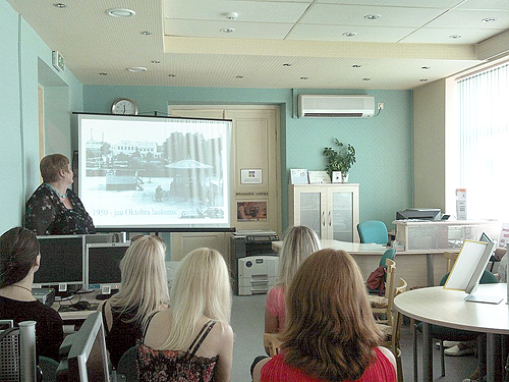 Laimdota Ozoliņa jau daudzus gadus piedalās starppaaudžu sadarbības veicināšanā Bauskas Centrālajā bibliotēkā.