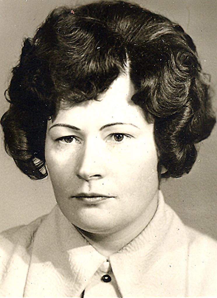 Jubilāre 34 gadu vecumā, strādājot veikalā Ozolainē. 