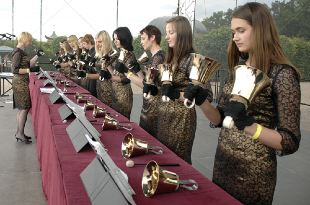 «Accelerando», Jelgavas bērnu un jauniešu centra «Junda» zvanu ansamblis. 