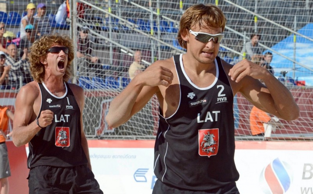 Pludmales volejbolisti Aleksandrs Samoilovs un Ruslans Sorokins sestdien ar uzvaru sāka dalību Londonas olimpisko spēļu turnīrā.
Autors: no fivb.org