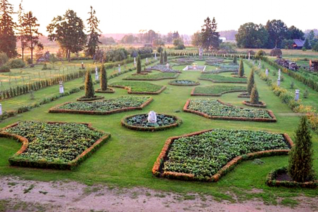 Bruknas muižas Renesanses dārzā.
Autors: no «Bauskas Dzīves» arhīva