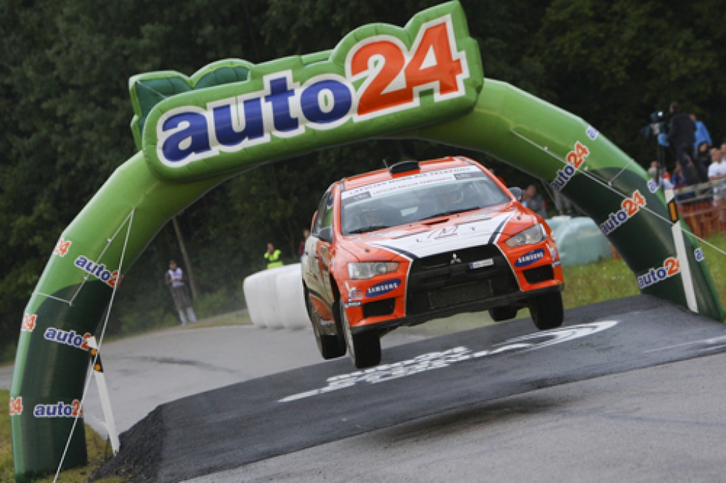 Vienā no lielākajiem autosporta pasākumiem Baltijā – «auto24 Rally Estonia 2012». 
Autors: Aigars Tīdmanis, 