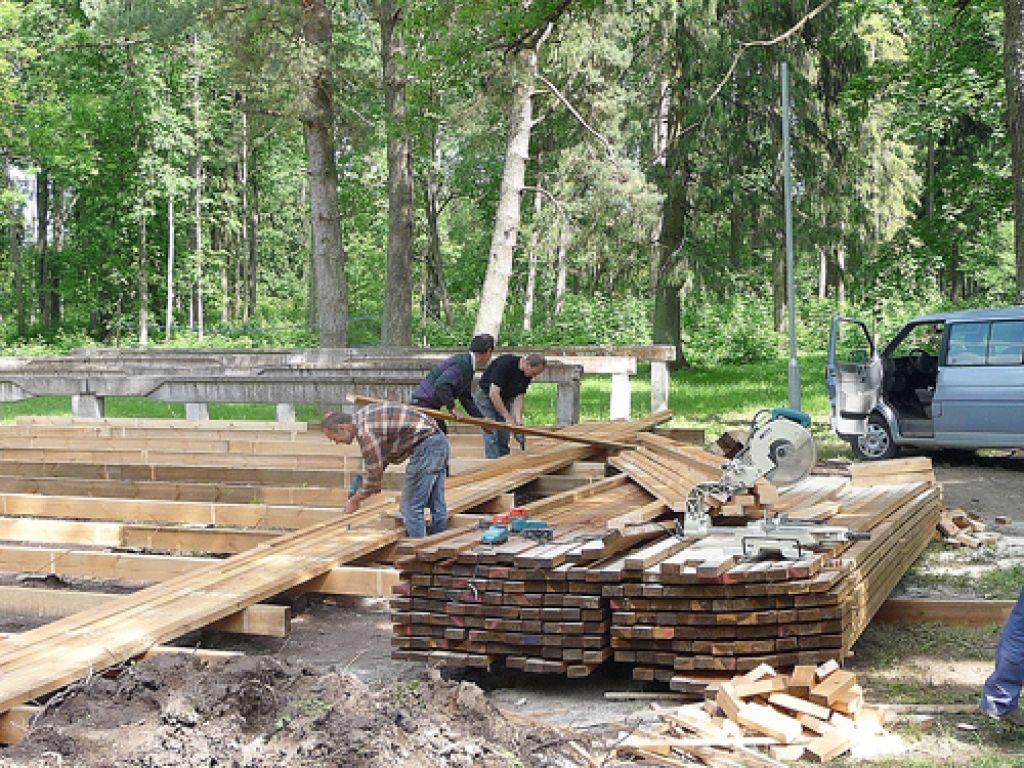 Ērgļu estrādes būvniecības process šovasar.
Autors: no «Bauskas Dzīves» arhīva.