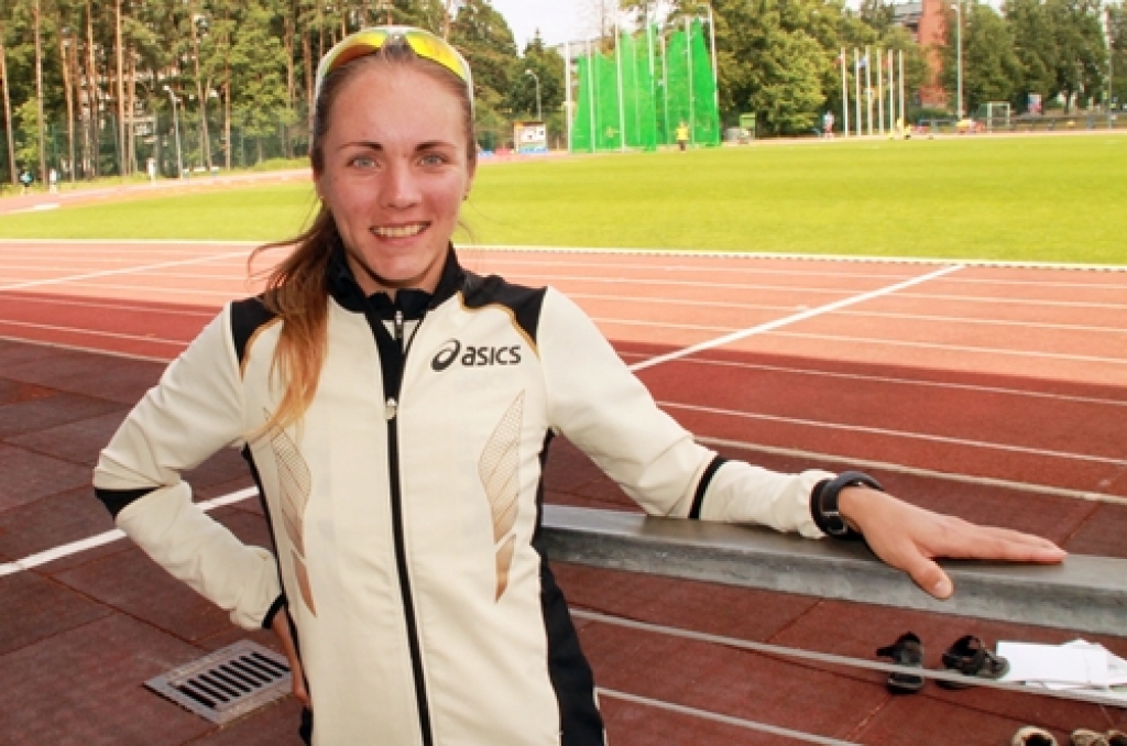 Baušķeniece maratona skrējēja Dace Lina, kura ir Olimpiskajā delegācijā, jau šorīt ļoti agri aizlidojusi uz XXX Olimpisko spēļu mājvietu Londonā.
Autors: Uldis Varnevičs