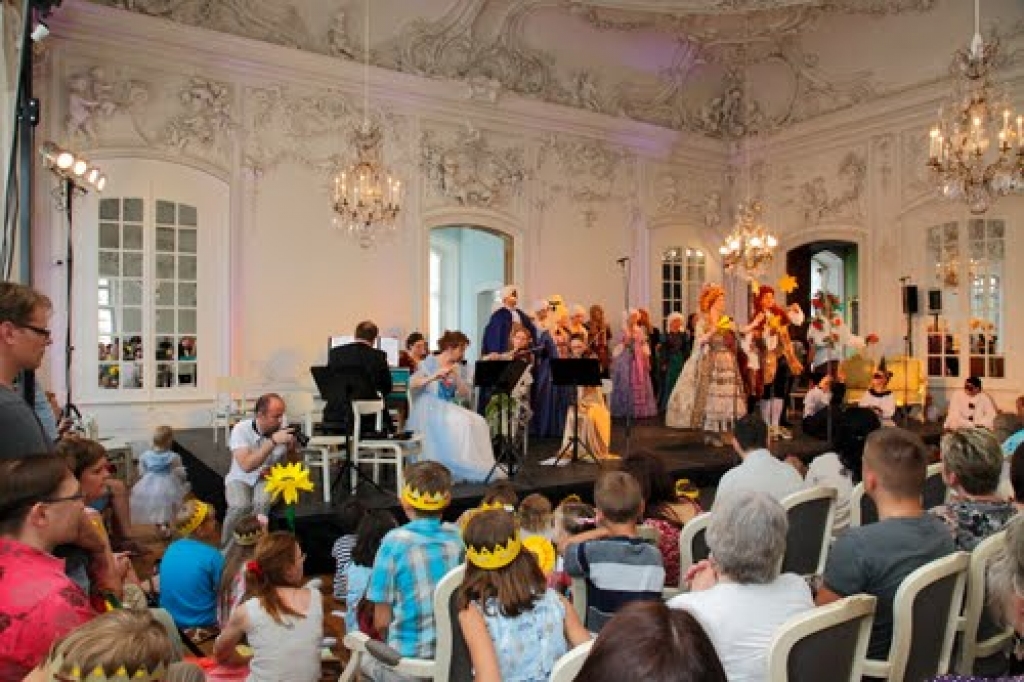 Senās mūzikas festivāls Rundāles pilī 2011. gadā.
Autors: no svetkulaiks.lv