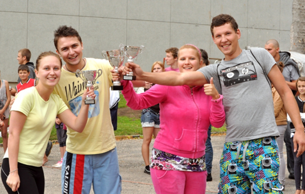 Uzvarētāju vienība «Kāpurķēžu tosteris» gandarīta par labi pavadīto dienu.
Autors: Antra Ērgle