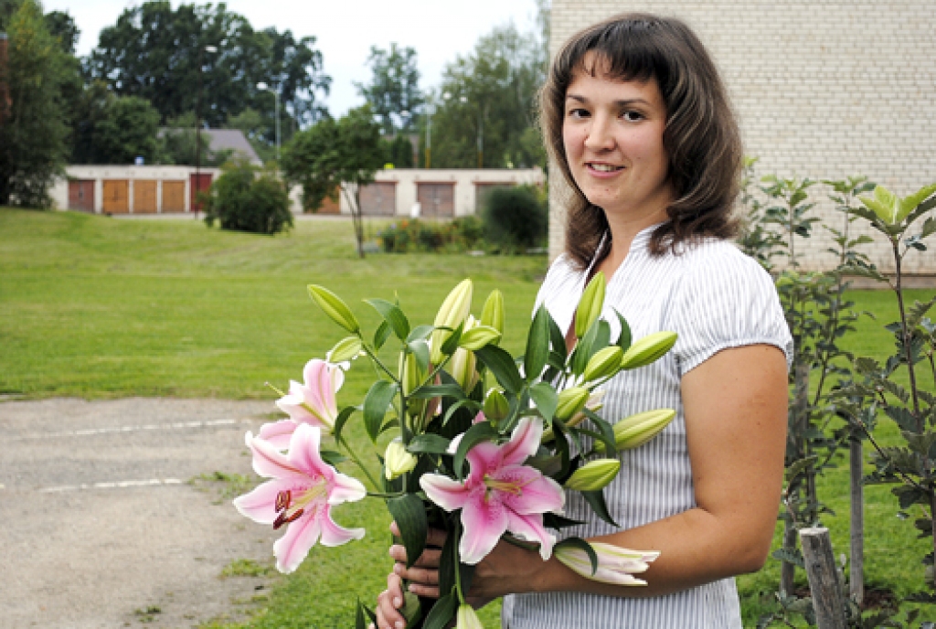 Gita Eriņa pēc apstiprināšanas amatā ir mazliet samulsusi, bet pilna apņēmības vadīt Valles vidusskolu.
Autors: Māris Krūmiņš
