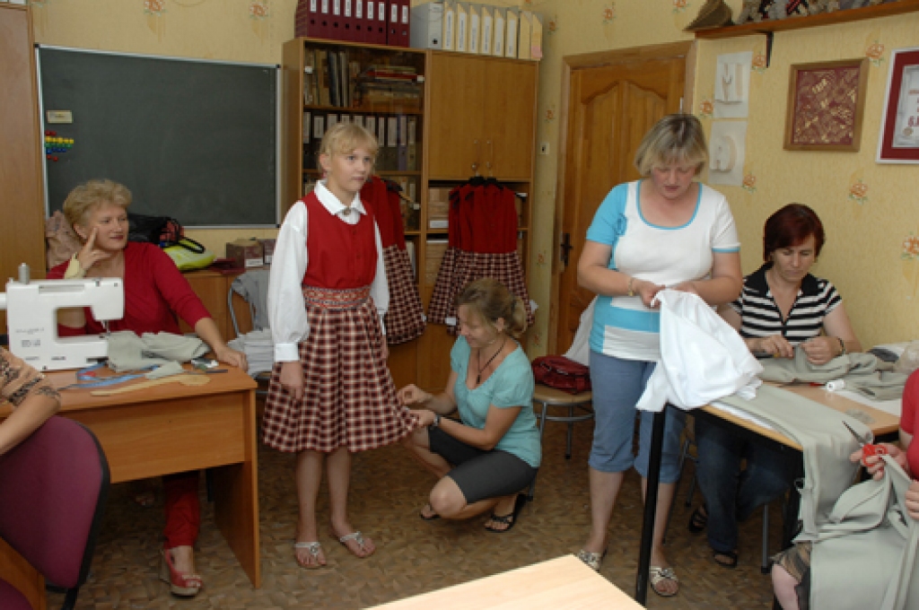 Ozolaines skolā top jauni tērpi mazajiem dejotājiem.
Autors: Ivars Bogdanovs
