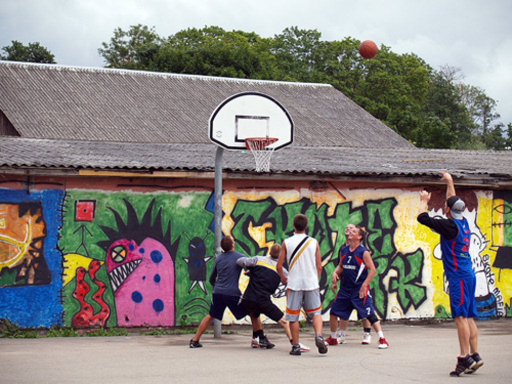 Sestdien, 11. augustā, Iecavas skeitparkā līksmā noskaņā ritēja turnīra «Solobasket 2012» pēdējais posms.
Autors: Madara Ērgle