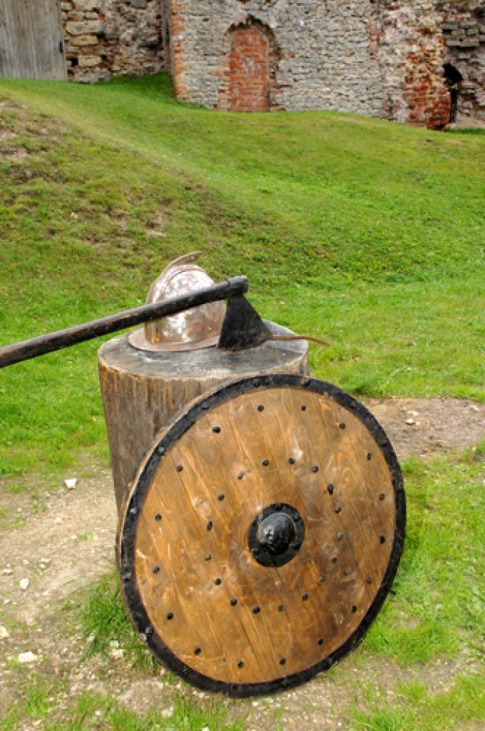 Baltu vienības dienā, 22. septembrī, Bauskā pulcējās augstas amatpersonas, bija ieradušies daudzi amatnieki, kuri izrādīja savas prasmes un demonstrēja veikumu.
 
Pasākuma oficiālā atklāšana notika Bauskas pilī, kur sanākušos kopīgā uzrunā...
Autors: Ivars Bogdanovs
