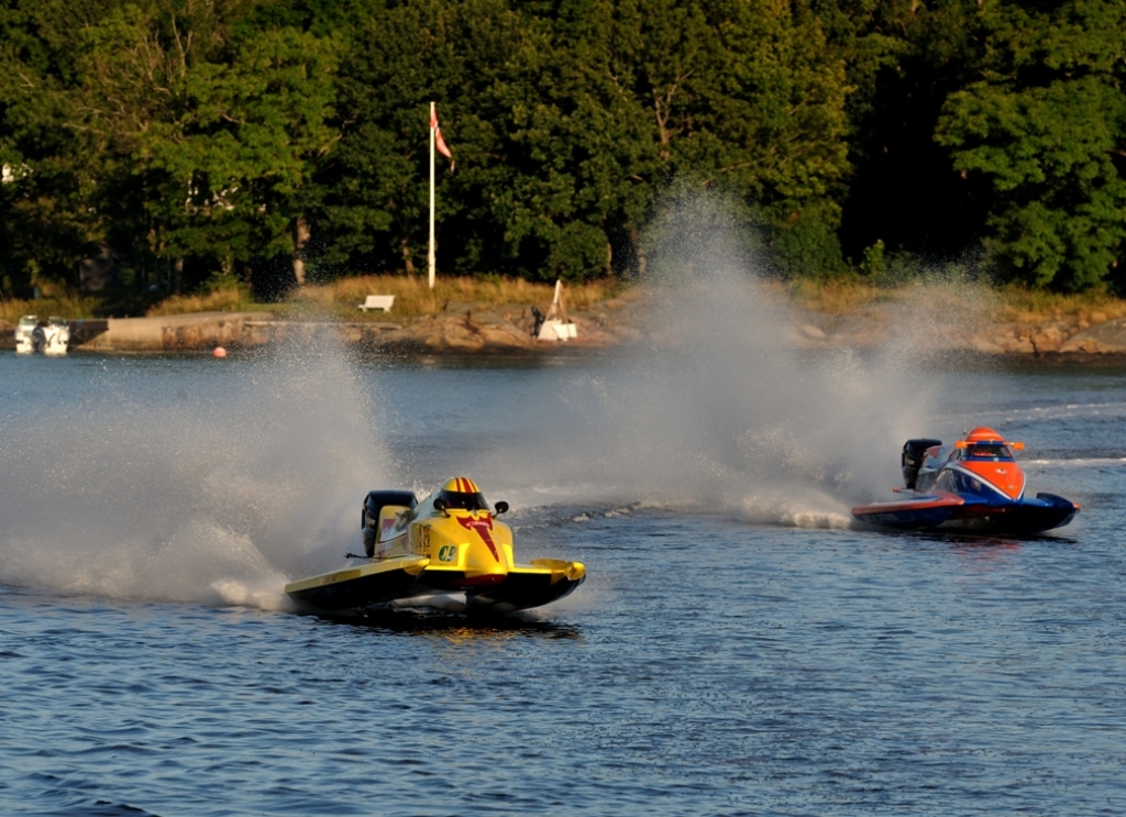 Uvis Slakteris (dzeltenā laiva) PČ pēdējo posmu uzvar, tādējādi kopvērtējumā šosezon ieņemot trešo vietu.
Autors:  http://f2worldchamp.com/ 