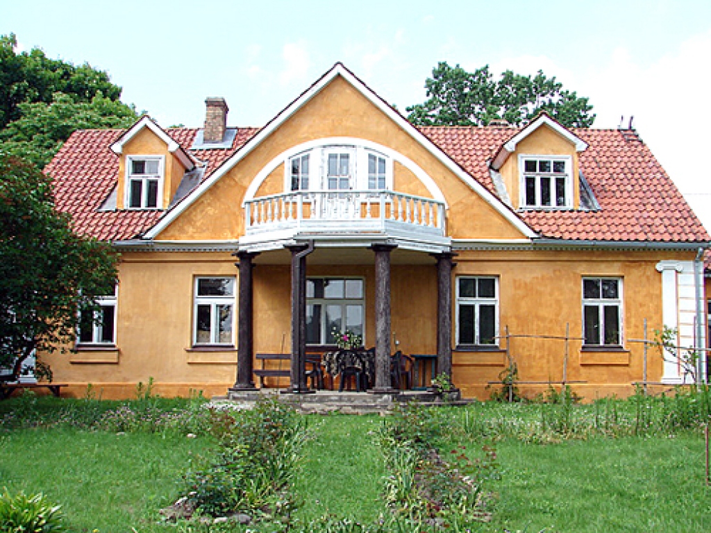 «Billītes», kur Dzejas dienas ritēs Andreja Eglīša zīmē, atrodas netālu no Iecavas, Ozolnieku novada Sidrabenes pagastā.
Autors: no «Bauskas Dzīves» arhīva