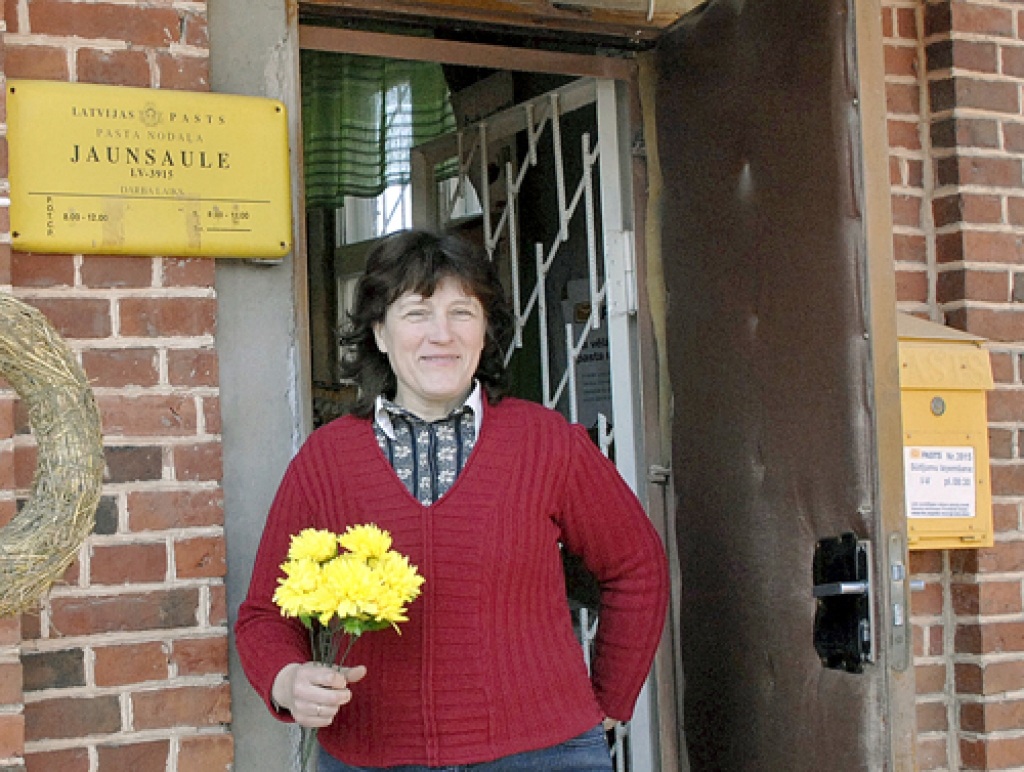 Sarmīte Misēviča, nu jau likvidētās Jaunsaules pasta nodaļas priekšniece, šīgada aprīlī.
Autors: no «Bauskas Dzīves» arhīva