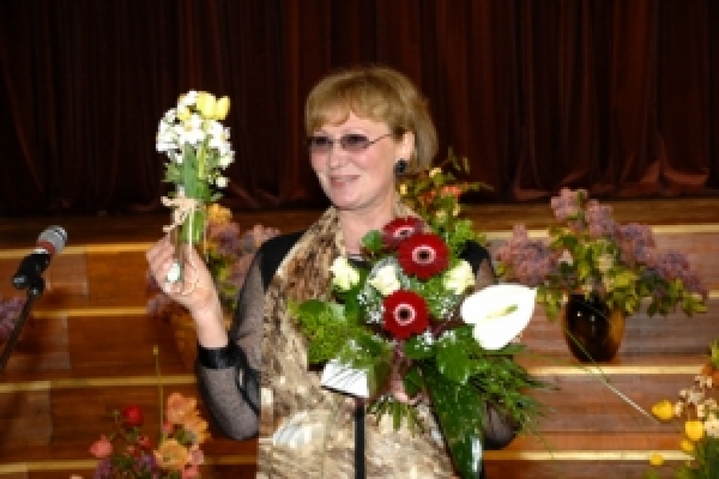 Baušķeniekiem 16. septembrī Bauskas kultūras centrā (BKC) būs iespēja noskatīties aktrises Lāsmas Kugrēnas jubilejas uzvedumu «Jaucības un nejaucības».
Autors: No «Bauskas Dzīves» arhīva.