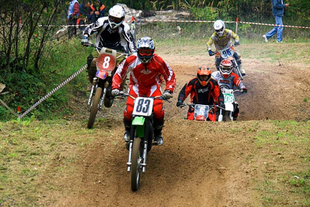 Mopēdu klasē uz starta stājās visvairāk braucēju.