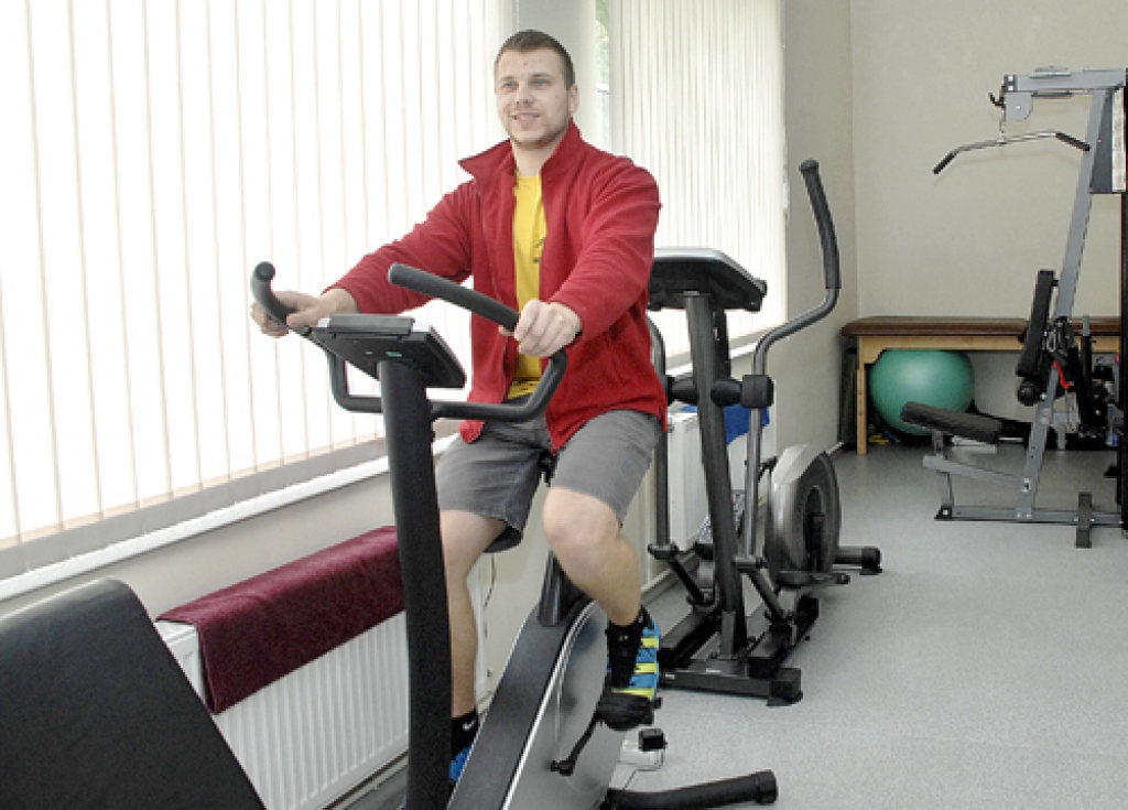 Jurģis Markovs, Bauskas slimnīcas trenažieru zāles treneris, pats lielākoties izmanto spēka trenažierus, ar kardiotrenažieriem tikai iesildās un atsildās. 