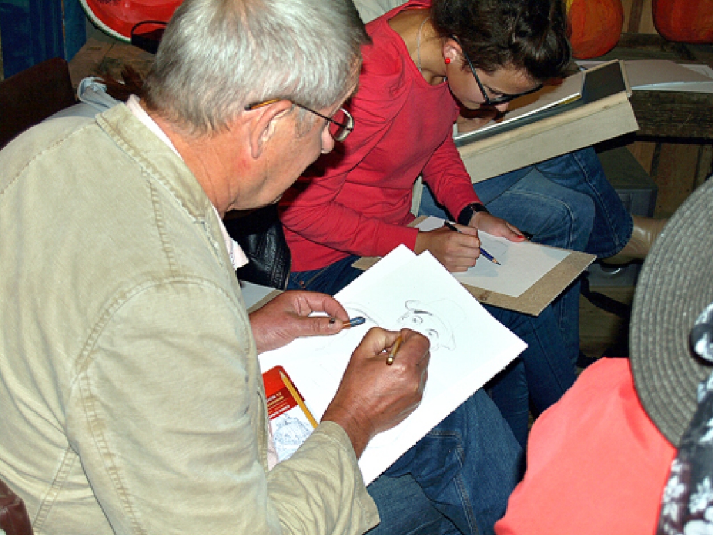 Guntis Kancers, Iecavā rīkotā 1. karikatūristu čempionāta uzvarētājs, uz sacīksti bija atbraucis bez dzēšgumijas, pārliecināts par savu prasmi. 