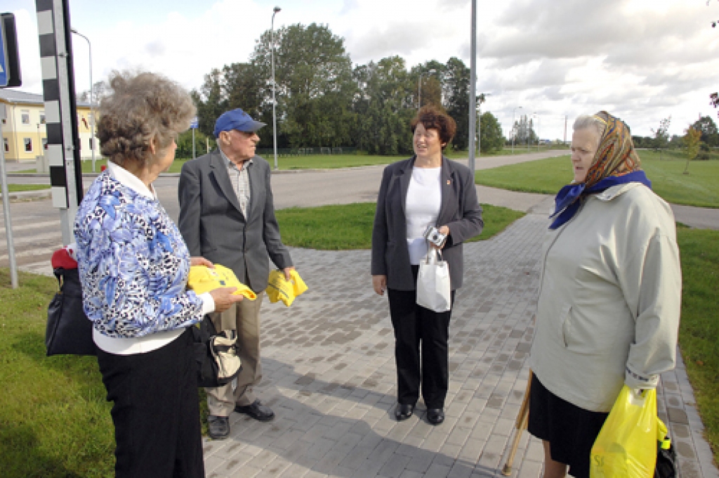 Rundāles novada domes attīstības nodaļas vadītāja Inta Klīve gatava ikvienam interesentam stāstīt par ES fondu līdzekļu izlietojumu dažādos projektos. 