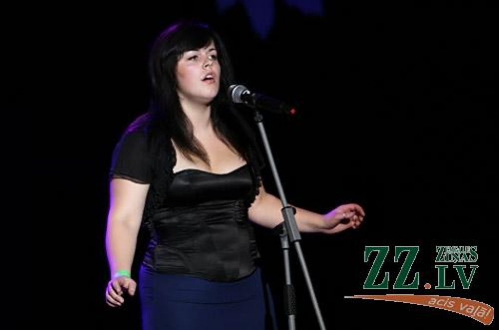 Jelgavas kultūras namā Noras Bumbieres fonda rīkotajā «Latvijas jauno vokālistu konkursa» finālā Agita Gabranova ieguva galveno balvu. 
Autors: Agris Samcovs, zz.lv