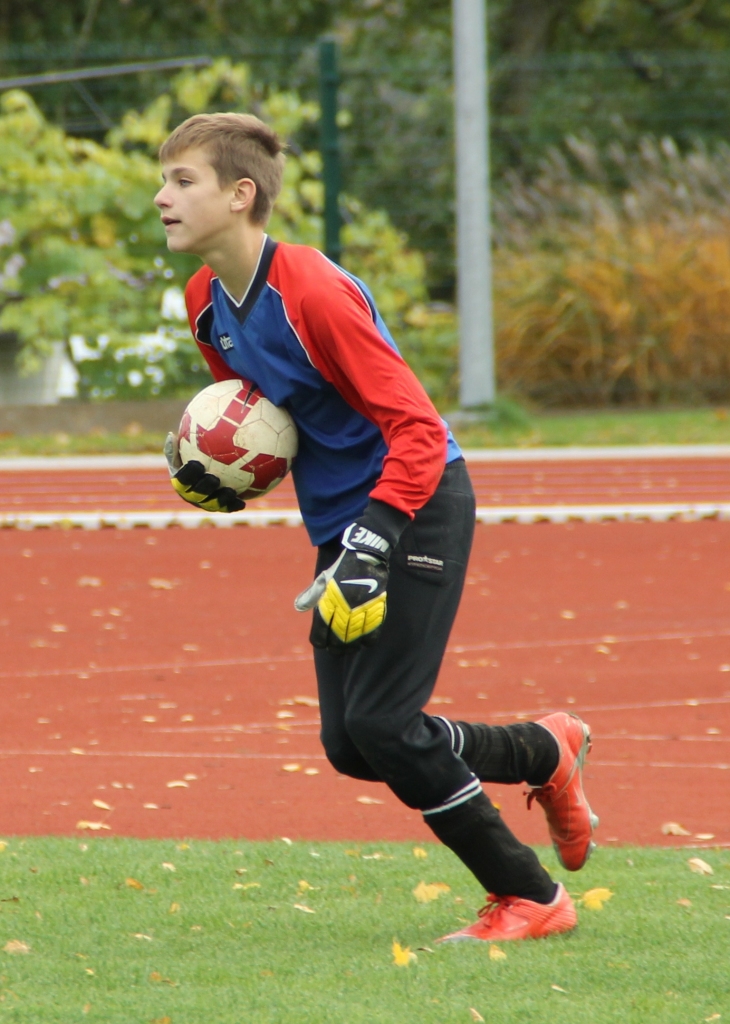 Kārlis Brazauskis, būdams komandas vārtsargs, rada saviem biedriem papildu drošības izjūtu. 
Autors: Uldis Varnevičs