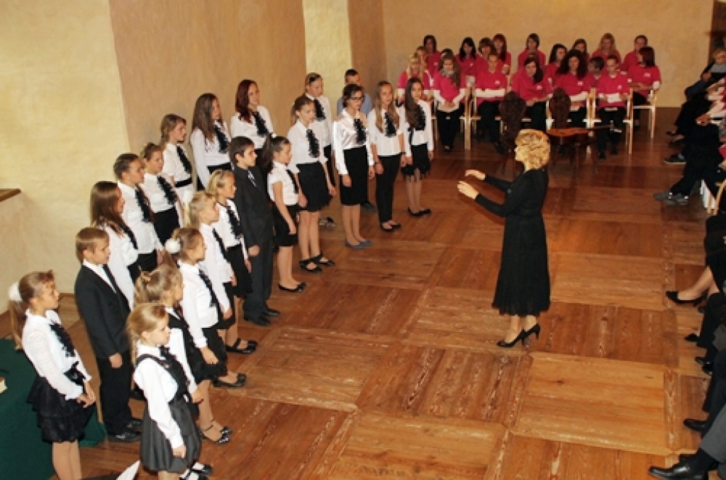 No 27. līdz 29. septembrim Bauskā viesojās sadraudzības pilsētas Nāhodas delegācija. 

29. septembra pēcpusdienā viesi kopā ar Bauskas mūzikas skolas dziedātājiem sniedza koncertu Bauskas pilī. Repertuārā bija ne tikai čehu dziesmas, bet...
Autors: Uldis Varnevičs