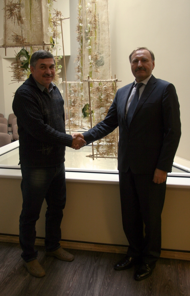 Zemgales Darba devēju padomes (ZDDP) vadītāja amatā stāsies uzņēmēju kluba «Bauska'97» prezidents Indulis Pētersons (no kreisās).
Autors: Publicitātes foto.