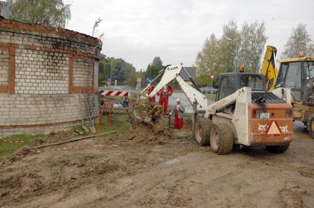 Pēdējie rakšanas darbi pie Vecumnieku ūdenstorņa.
Autors: Uldis Varnevičs