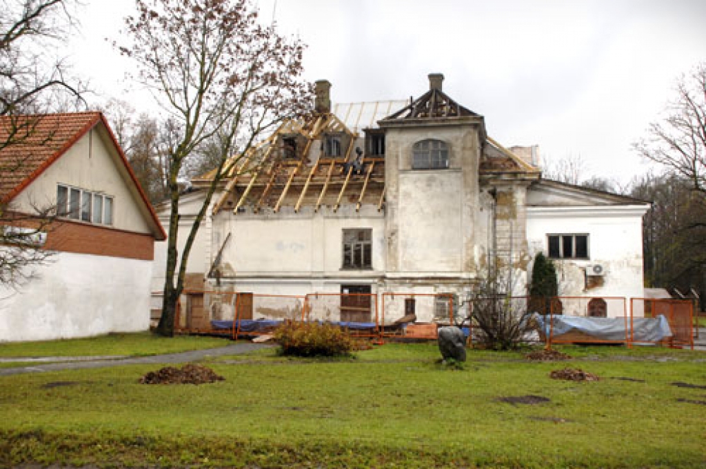 Agrākā Dartijas kluba ēka Grāfa laukumā pamazām tiks pārveidota par Mūzikas un mākslas skolu.
Autors: Ivars Bogdanovs
