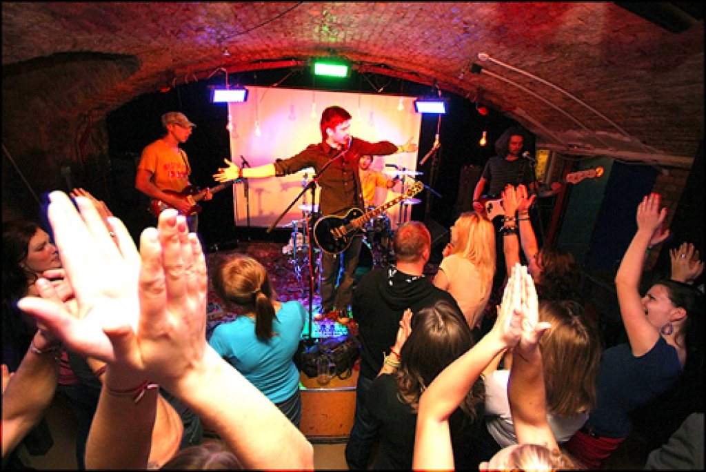 Rokgrupas «ak69» debijas albuma «Izlaidums» prezentācija notiks piektdien, 9. novembrī, Rīgā, Latvijas 1. rokkafejnīcā.
Autors: Publicitātes foto.