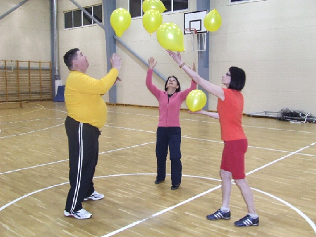 Amatierteātra kolektīvs sacensībā ar baloniem.
Autors: S. Rotberga