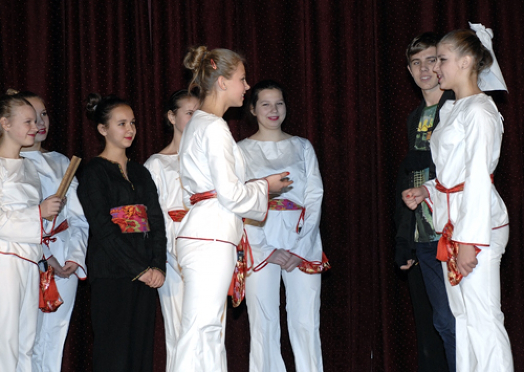 Izrāde «Haiku dārzs» ar savdabību japāņu kultūras ainu ievadīja amatierteātru skati.
Autors: Ivars Bogdanovs