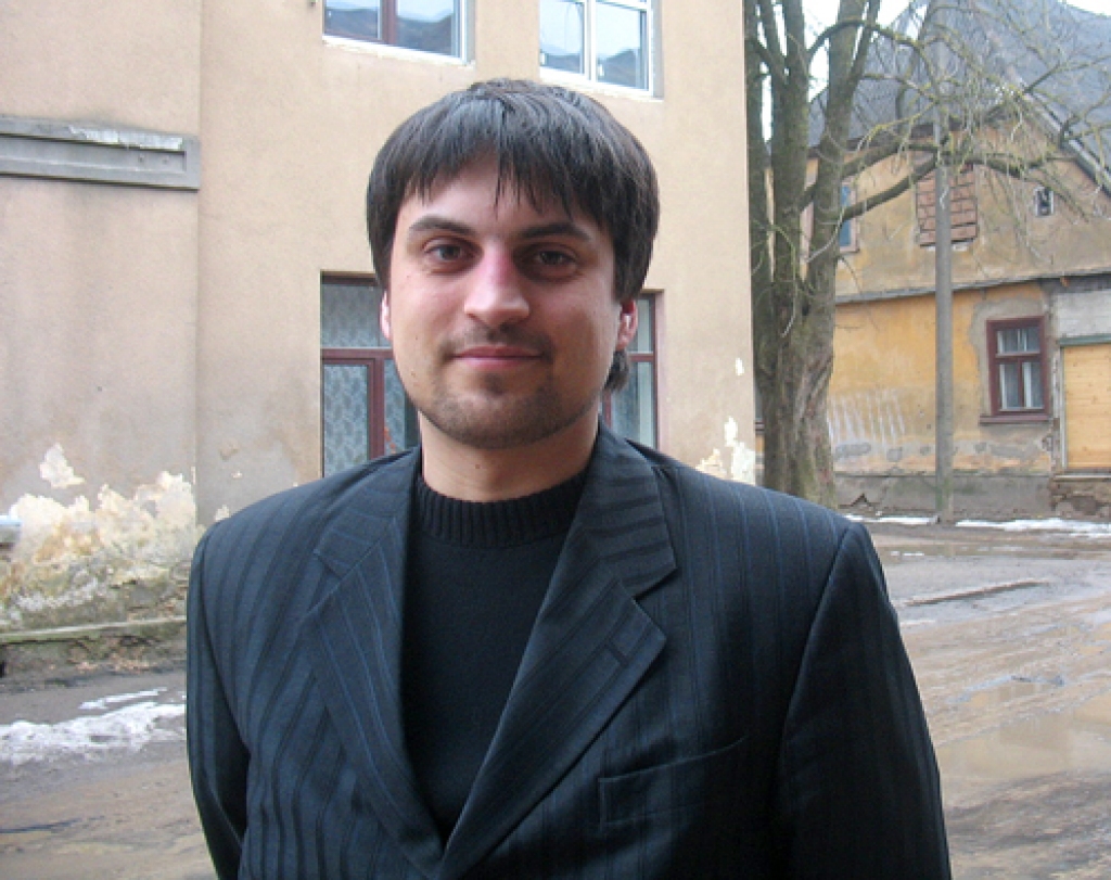 Vitālija Komara pašreizējais uzņēmums «Sabiedriskais autobuss» no 1. februāra, iespējams, sāks strādāt Bauskas–Rīgas maršrutā. Līdz 2011. gada augustam V. Komars vadīja SIA «B-Bus», kas veica pasažieru pārvadājumus Bauskas–Rīgas maršrutā.
Autors: No «Bauskas Dzīves» arhīva.