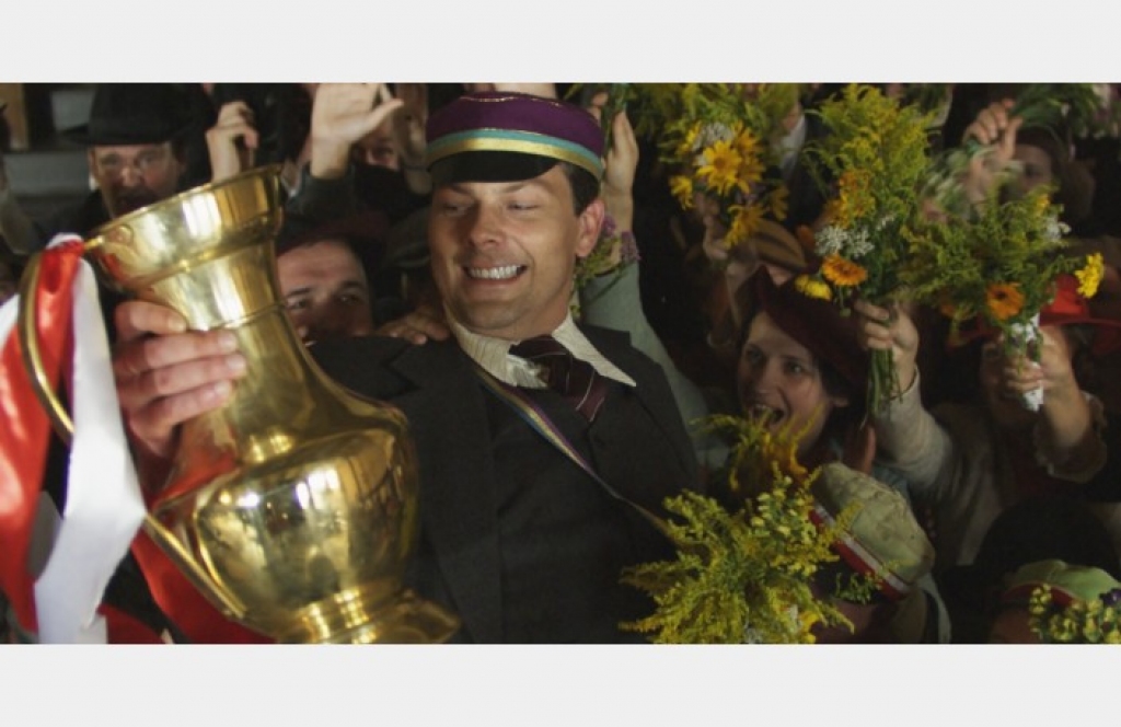 Kā patriotisks produkts filma, nav šaubu, veic savu pozitīvo funkciju - tā mudina mundrāk uzlūkot savu tautu nevis kā mūžīgos ņerkstētājus un nīkuļus, bet 