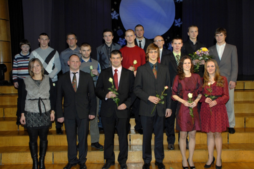 Tradicionālais sporta sarīkojums, kas 14. decembrī notika Īslīces pagasta kultūras namā, pulcināja vairāk par diviem simtiem dalībnieku. Sirsnīgā gaisotnē tika sumināti populārākie un labākie sportisti, komandas, veterāni, sporta tradīciju...
Autors: Ivars Bogdanovs