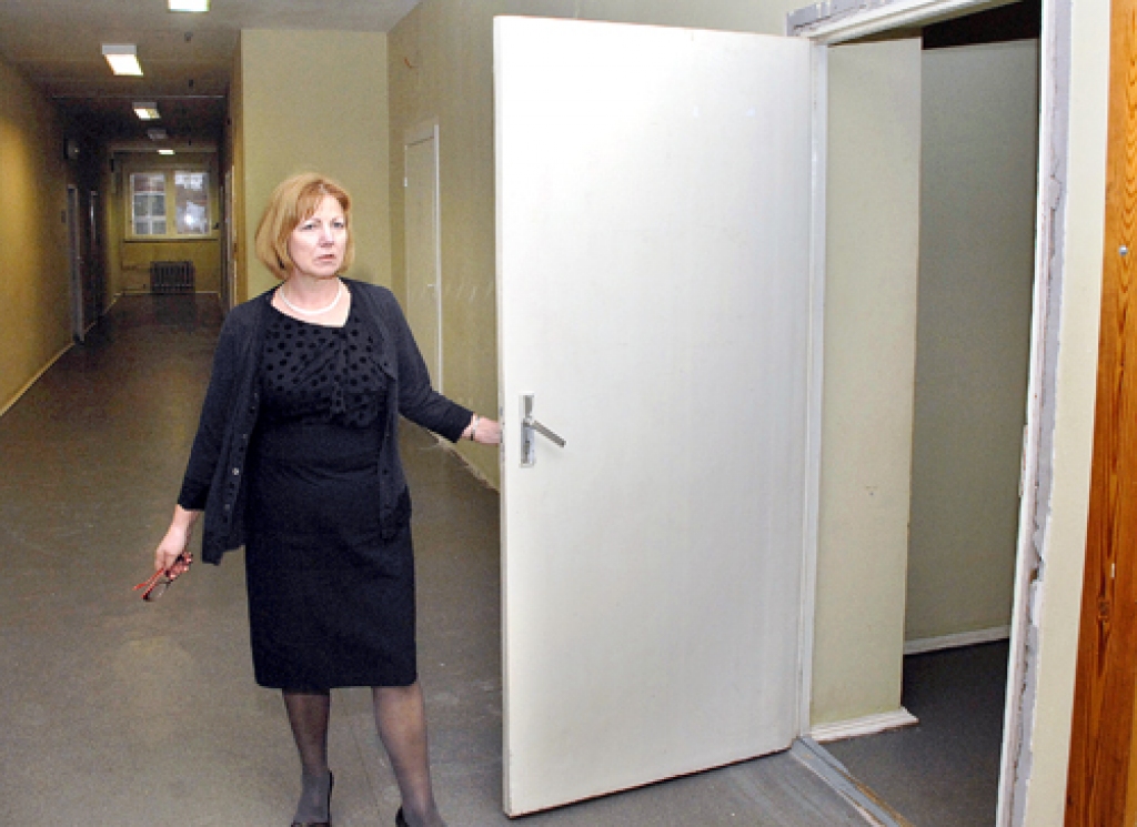 Danute Mazure, veselības centra direktore, ir cerību pilna, ka nākamgad atradīsies nauda arī pārējo telpu remontam. 