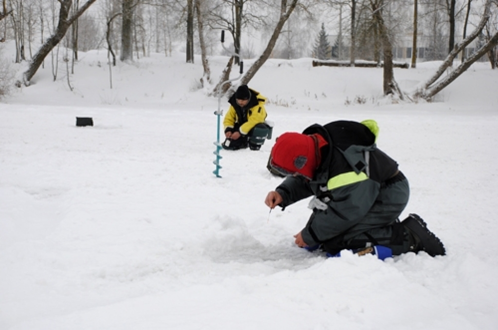 Pilsrundālē uz Dzirnavu dīķa sestdien, 26. janvārī, notiks tradicionālās zemledus makšķerēšanas sacensības.
Autors: no «Bauskas Dzīves» arhīva