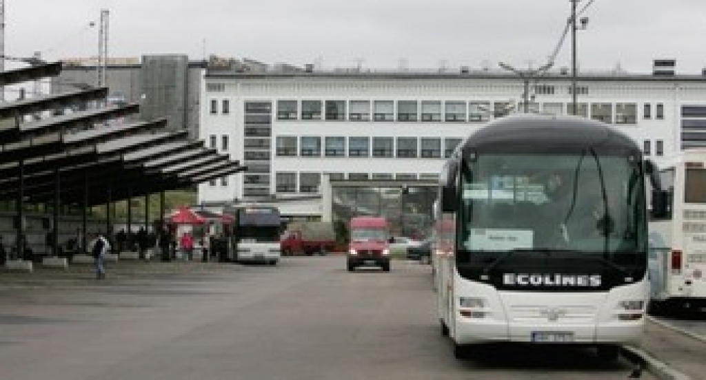 Arī Rīgas starptautiskajā autoostā kasēs biļetes uz Bausku nevarēšot nopirkt, jo tā vēlas SIA «Sabiedriskais autobuss».
Autors: no unity.lv